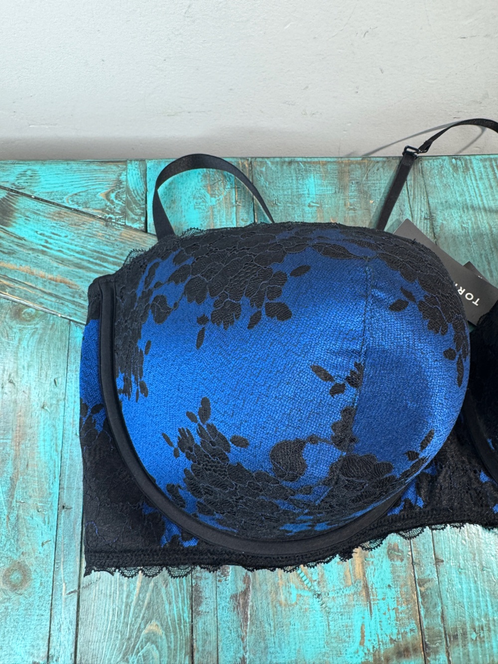 Torrid Bra Convertible Push-Up Bra Pink Strapless Multi-way Size 50H NWT - Picture 3 of 15